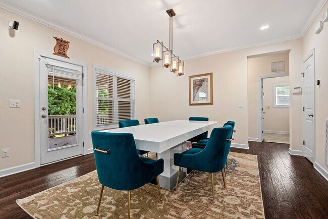 Foto del edificio - Gorgeous 4 Bedroom, 3 Bathroom House with ...