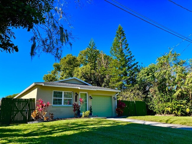 Photo - 1232 Sasoon Ave House