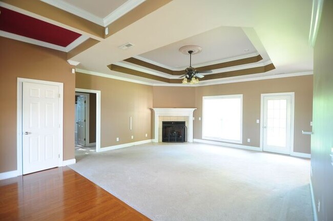 Building Photo - 203 Latigo Loop