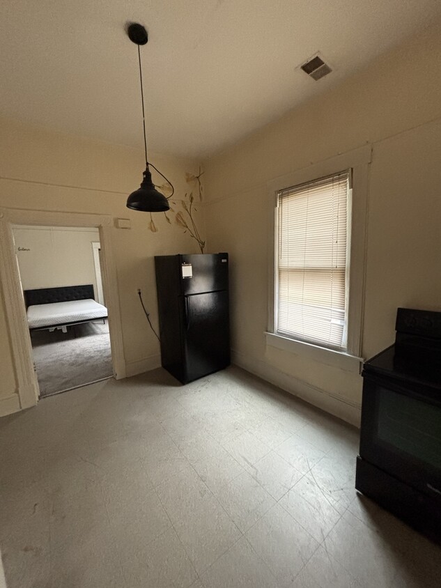 Primary Photo - Spacious One Bedroom!