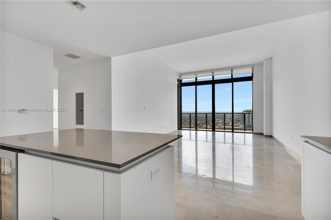 Foto del edificio - 68 SE 6th St