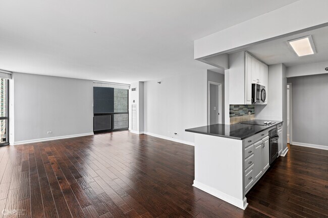 Dining / Living Room - 70 W Huron St