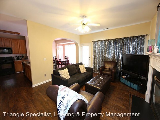 Building Photo - 4921 Delta Lake Dr