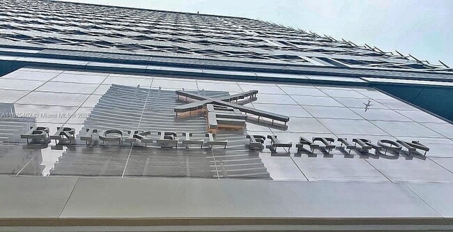 Building Photo - 1000 Brickell Plaza