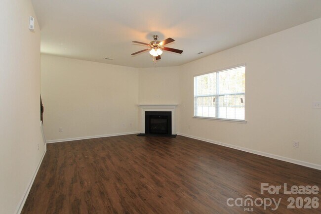 Foto del edificio - 127 Queensway Ln