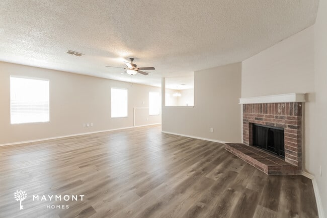 Foto del edificio - 2541 Brinlee Branch Ln