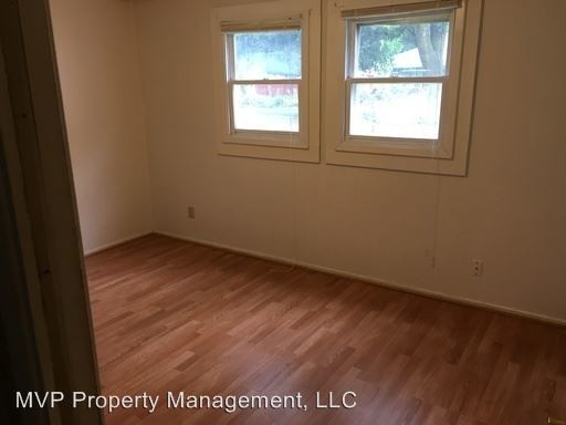 Building Photo - 705-705 Lee Ct