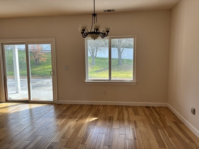 Building Photo - Corner-Lot Home for Rent in Atascadero