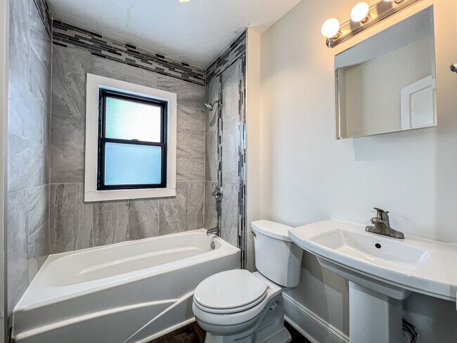 Foto del edificio - 2343 Amherst St