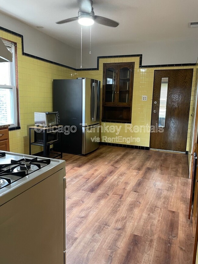 Building Photo - 1243 W 31st St