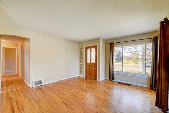Foto del edificio - 4840 S Pearl St