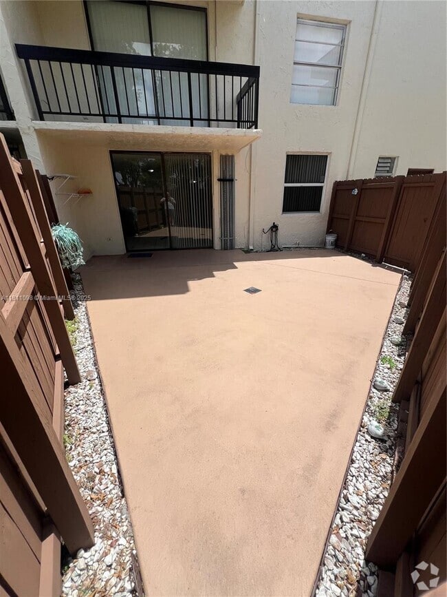 Building Photo - 8307 SW 142nd Ave