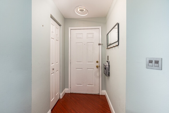 Building Photo - 3038 Parkway Blvd