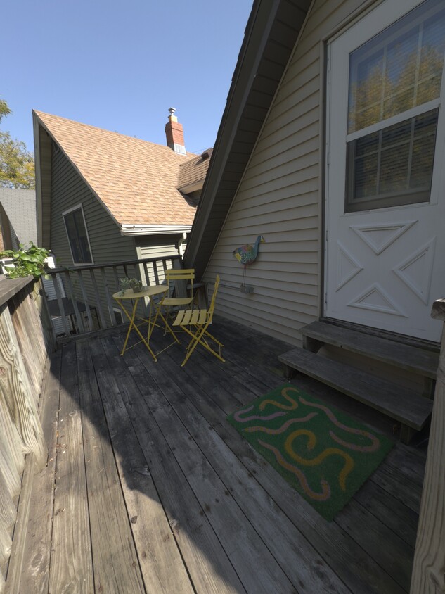 Private Deck - 2214 Winnebago St