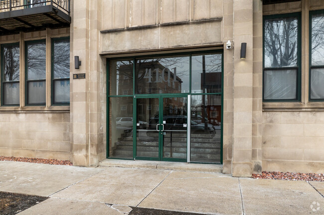 Entrance - 4101-4109 S Michigan Ave