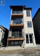 Building Photo - 307-307 Picton Ave