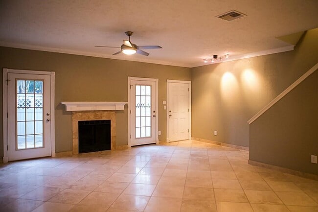 Building Photo - 6000 Reims Rd