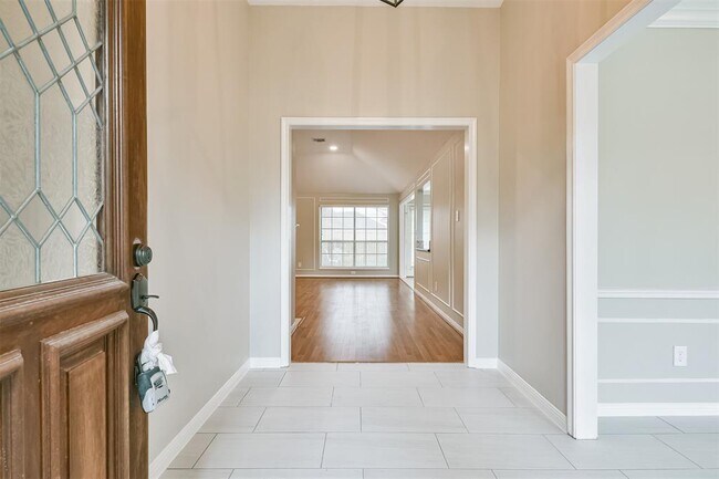 Building Photo - 2105 Dornoch Dr