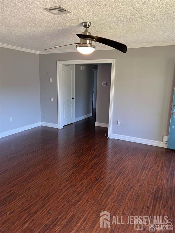 Foto del edificio - 402 Metuchen Dr