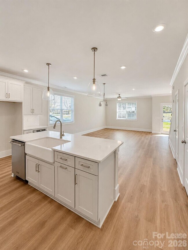 Foto del edificio - 4630 Dogwood Pl