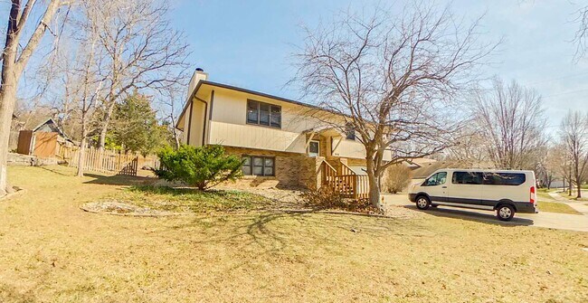 Foto del edificio - 3D Tour Available-Granite Countertops + 2-...