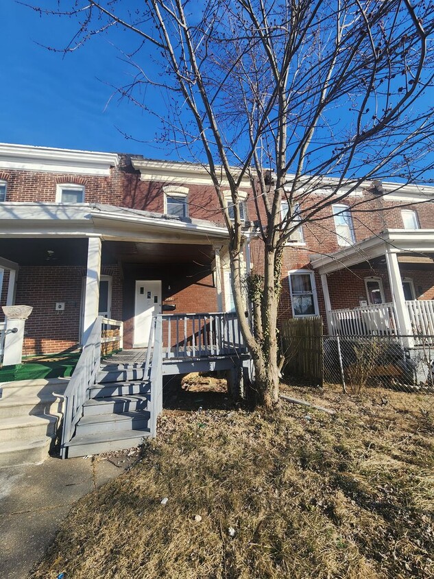 Foto principal - Cozy 2 Bedroom Home in West Baltimore