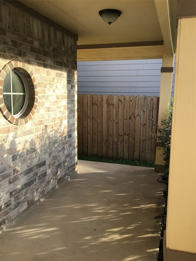 Building Photo - 19818 Twisted Creek Dr