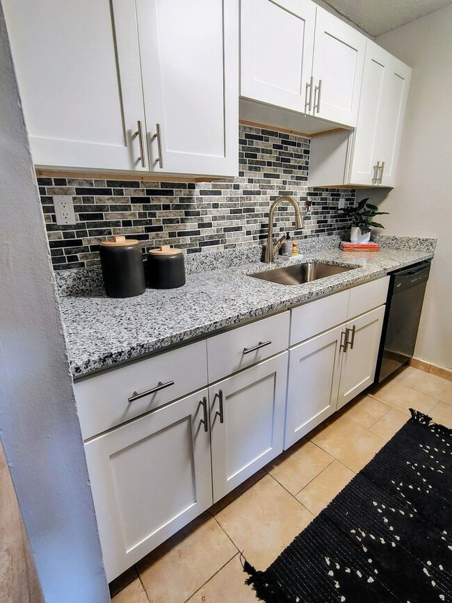 Building Photo - Parc At 21st