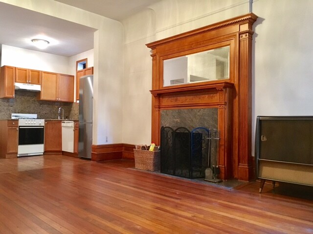 Building Photo - 253 W 102nd St