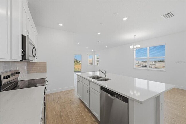 Foto del edificio - 2100 Maverick Ct