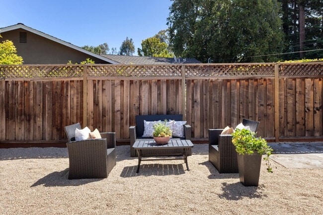 Building Photo - 880 Moana Ct