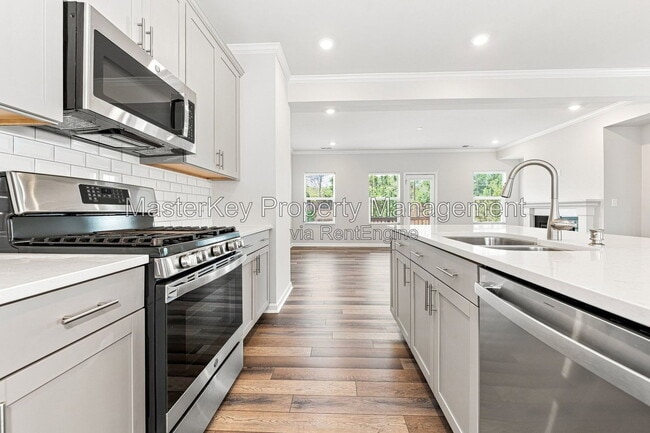 Building Photo - 3001 Brellon Ln