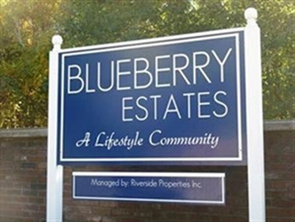 Building Photo - 2 Blueberry Dr