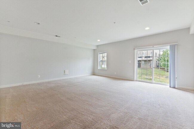 Foto del edificio - 302 Black Sky Ln