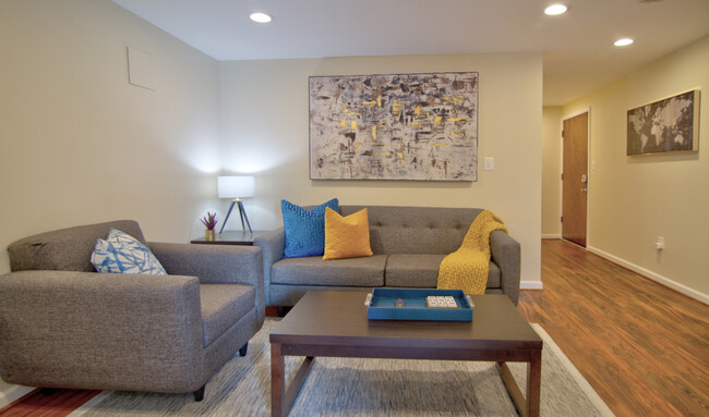 Foto del edificio - 2050 South Glebe Road Unit A