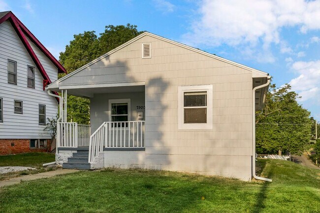 Building Photo - Charming 4 Bed, 1.5 Bath Rental in Kansas ...