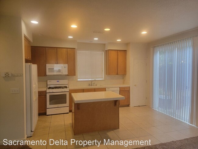 Building Photo - 3 br, 2.5 bath House - 4894 Kokomo Drive