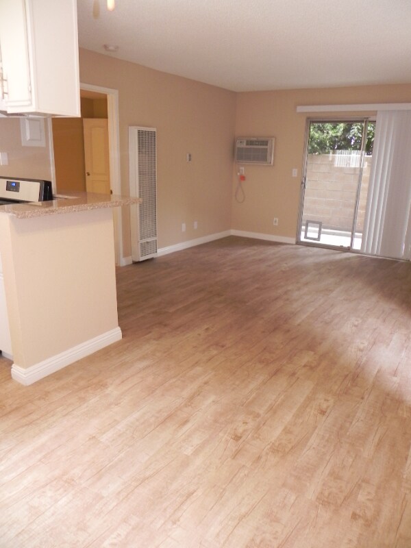 Foto del edificio - 8602 Chapman Ave