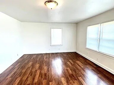 Foto del edificio - 1604 A E 9th St