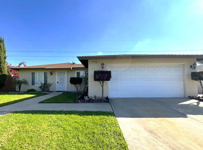 Building Photo - 3 bed, 2 bath in Rancho Cucamonga!