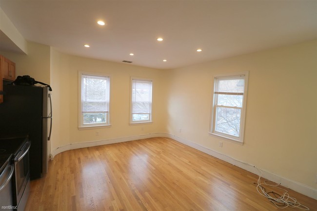 Building Photo - 2 br, 1 bath  - 149 Franklin St Apt 3F