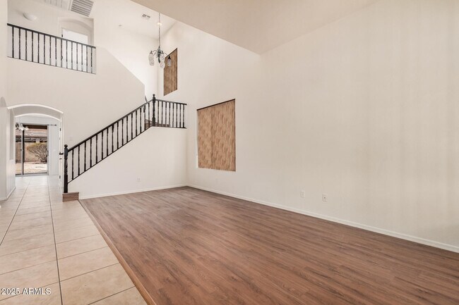 Foto del edificio - 7352 W Valencia Dr