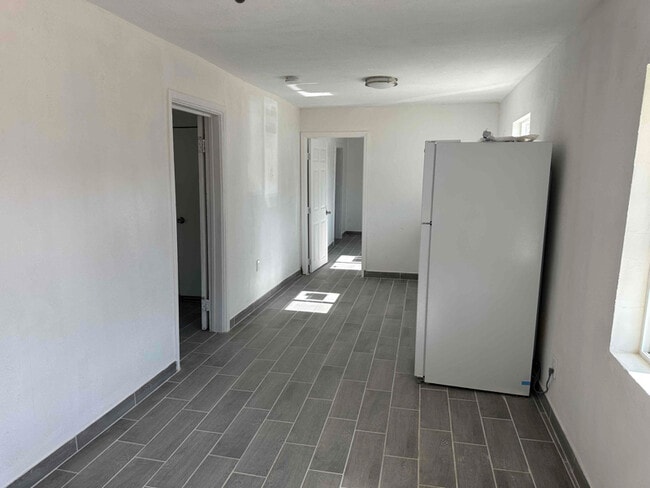 Building Photo - 599 S Magnolia Ave
