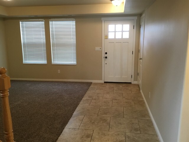 Building Photo - 865 Southhampton Drive