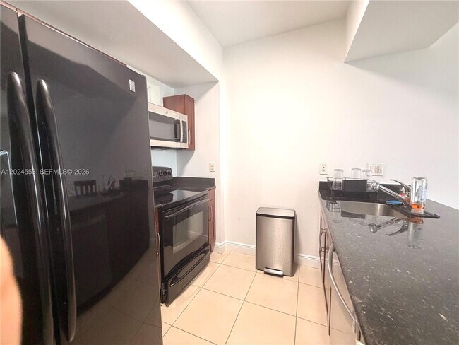 Foto del edificio - 7290 SW 90th St
