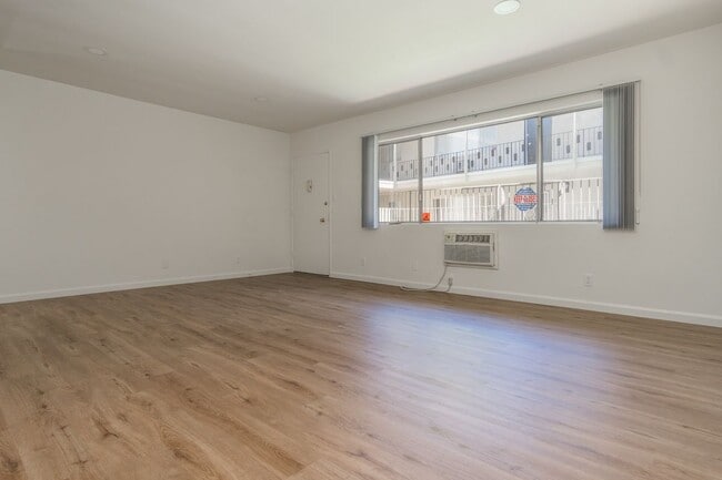 Building Photo - 4653 Fulton Ave
