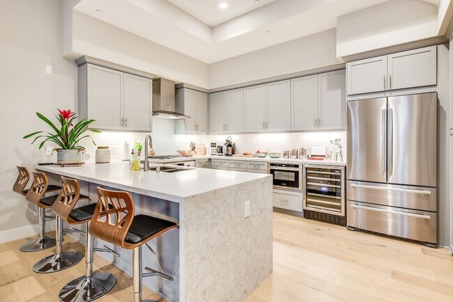 Foto del edificio - Newly build 3 bedroom South Redondo Townhome