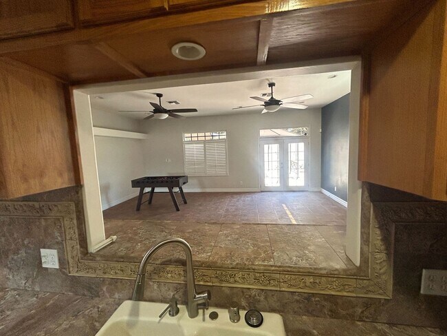 Foto del edificio - Spacious Home for Rent - Coming Soon!