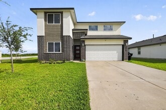 Building Photo - 14407 Sweetwater Dr