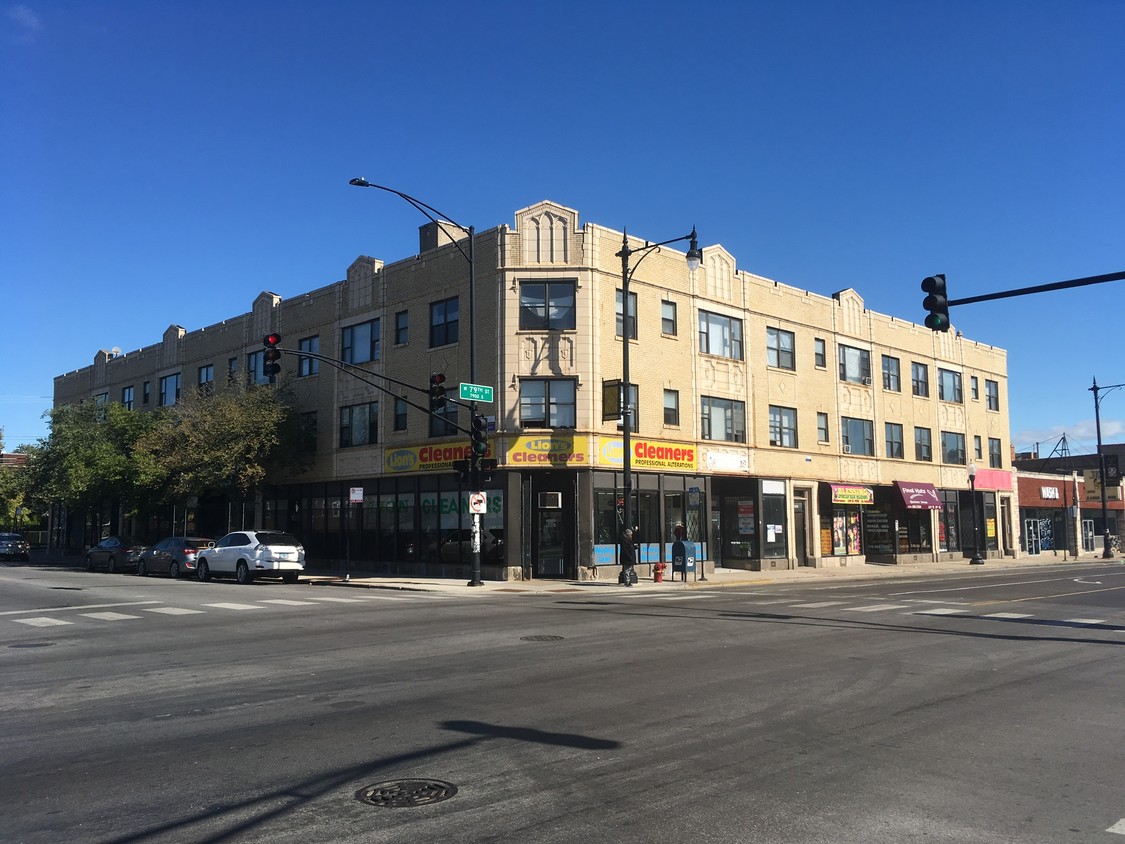 Building Photo - 1376 W 79th St